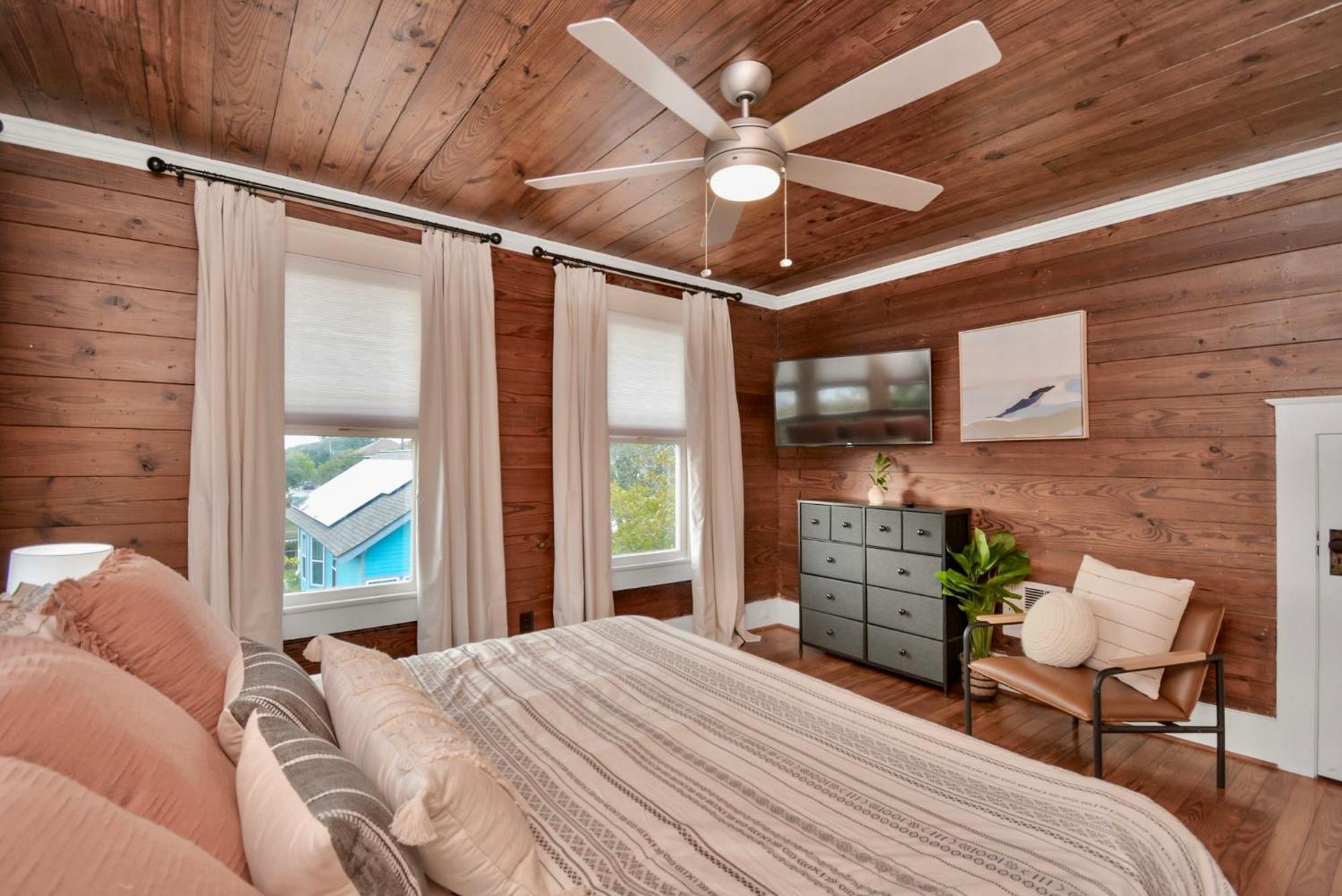Coastal Craftsman- Walk To Beach & Pleasure Pier- As Seen On 'Restoring Galveston' 外观 照片