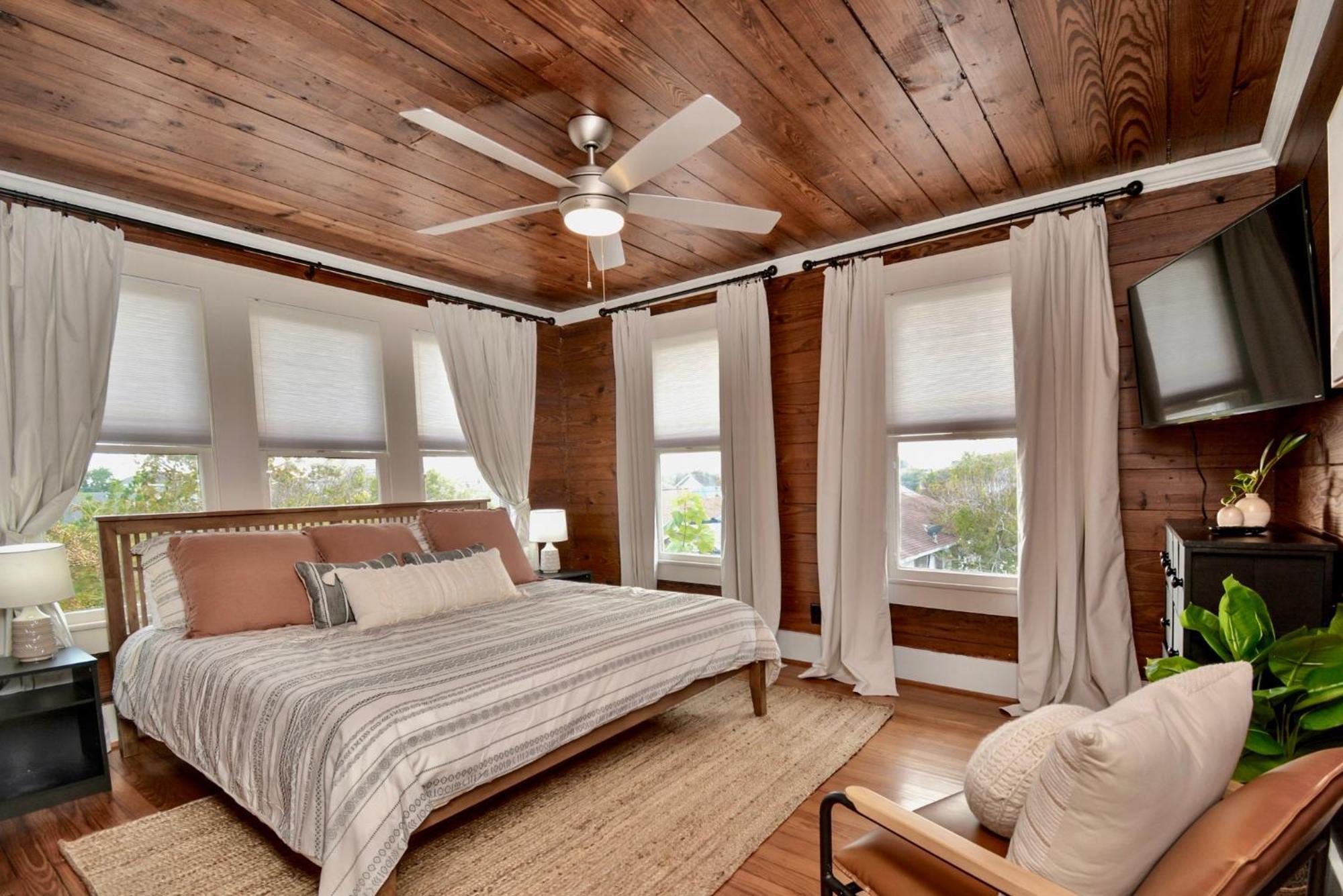 Coastal Craftsman- Walk To Beach & Pleasure Pier- As Seen On 'Restoring Galveston' 外观 照片